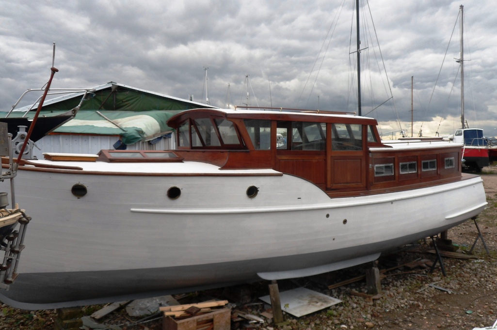 Sold 35ft Classic Motor Cruiser Designed Built In 1948 By Gibbs Of Teddington Lying Canvey Island Classic Yacht Brokerage
